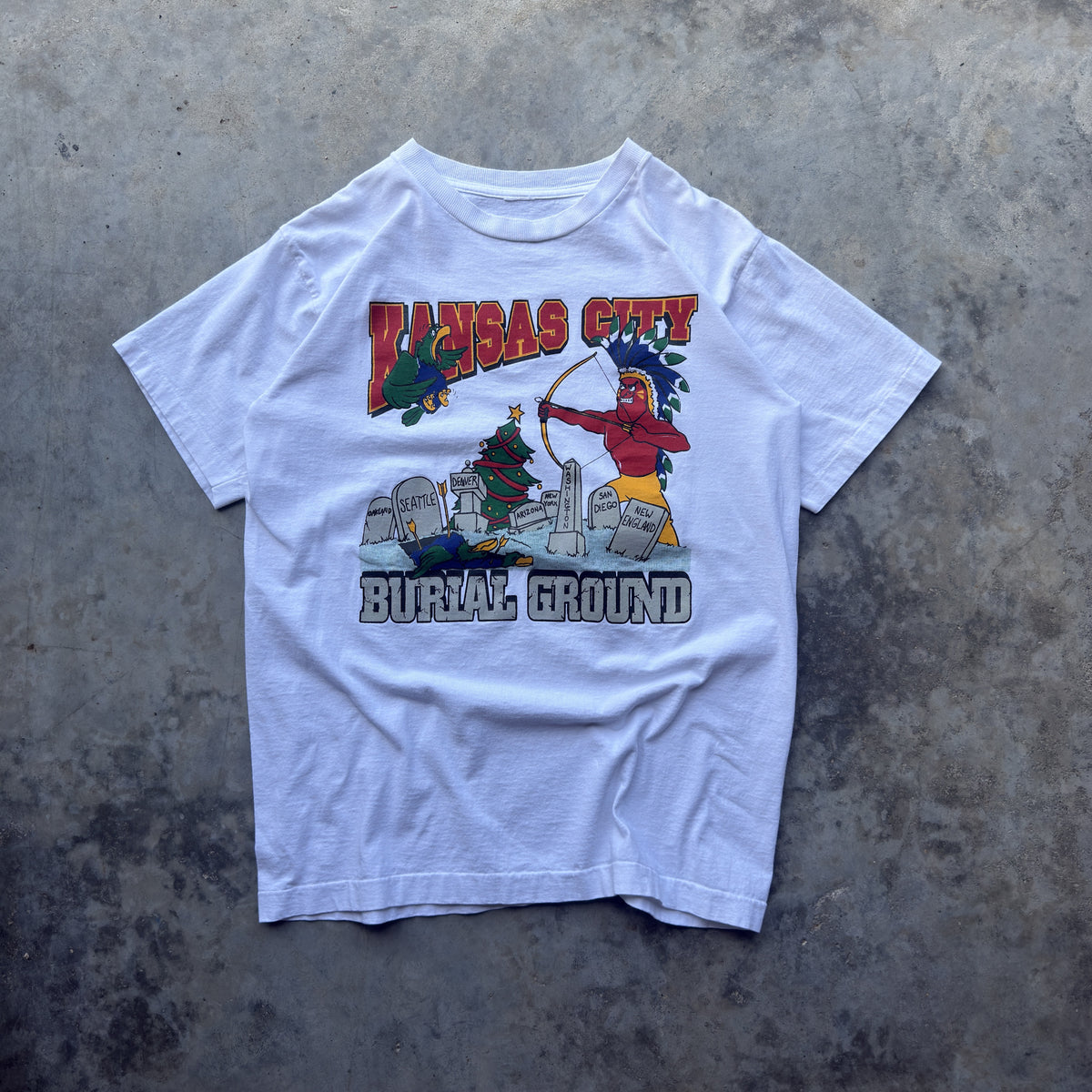 90's Kansas City Chiefs Burial Ground Caricature T-Shirt (L