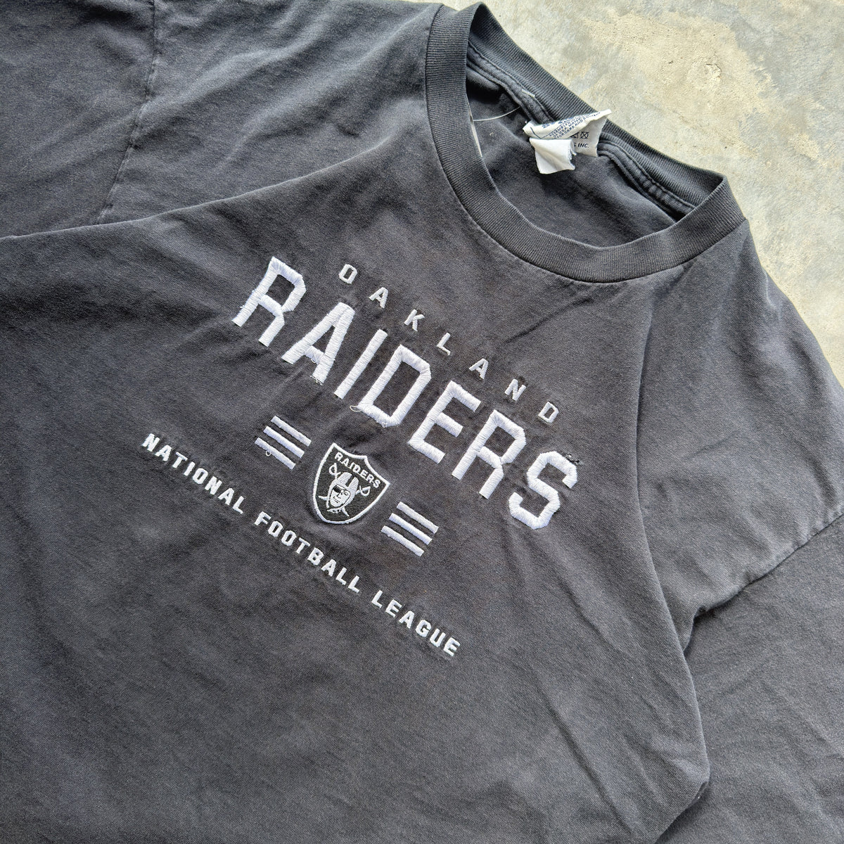 00s Oakland Raiders Embroidered Black T-Shirt (XL)