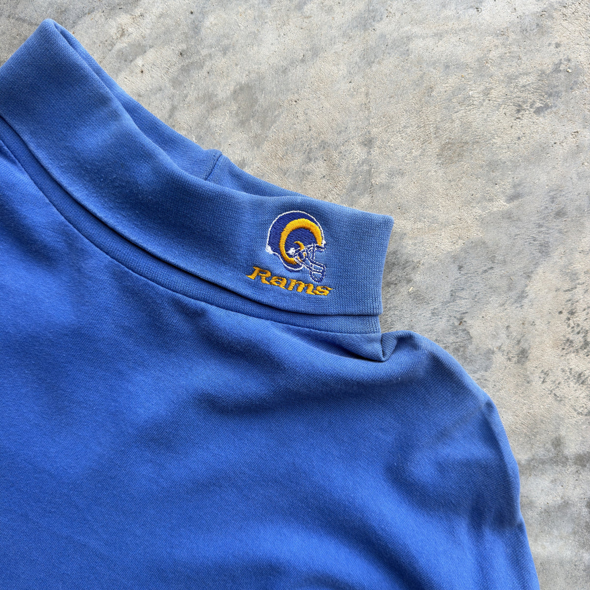 90s Saint Louis Rams Embroidered Helmet Mock Neck Long Sleeve (XL)