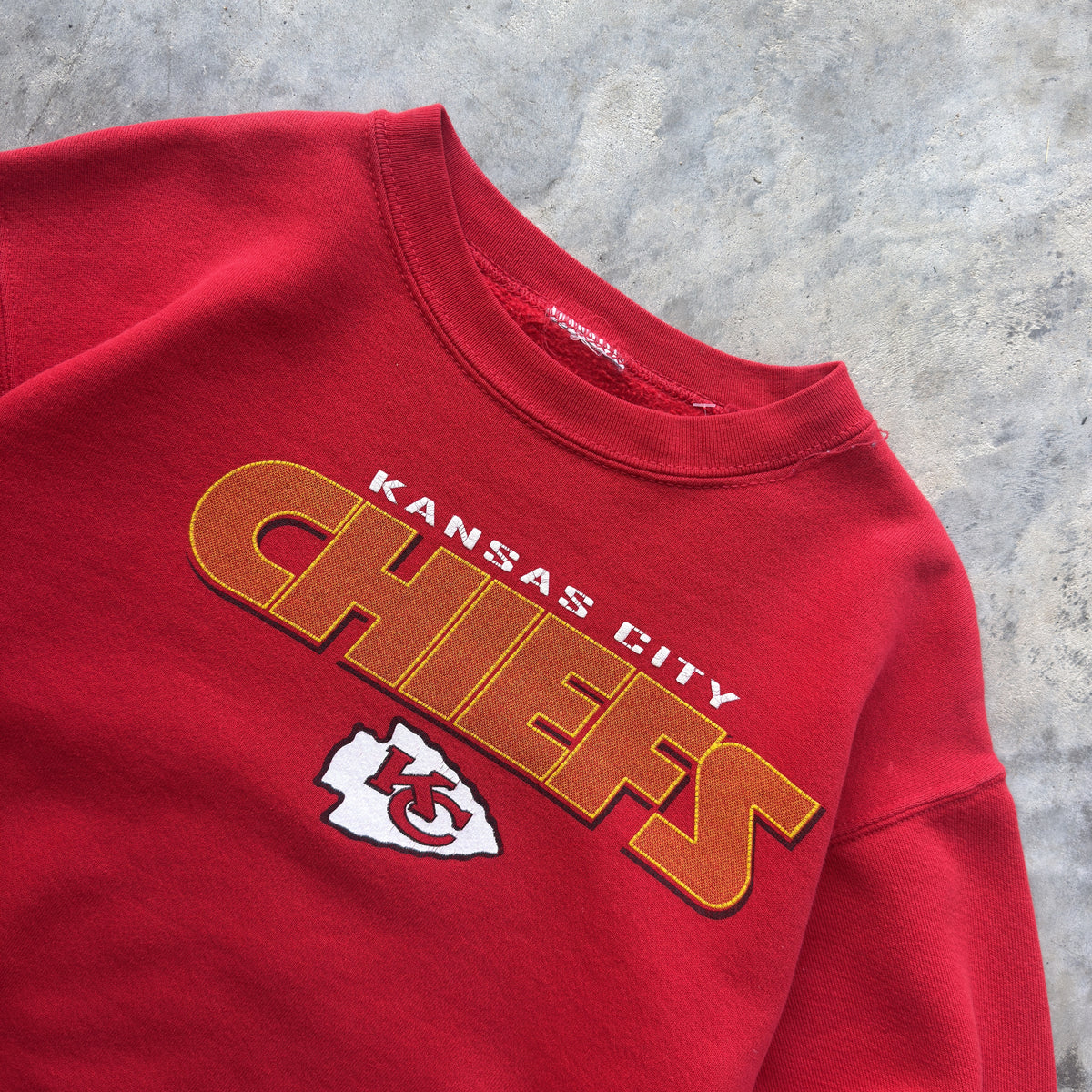 90s Kansas City Chiefs Embroidered Spellout Crewneck (M)