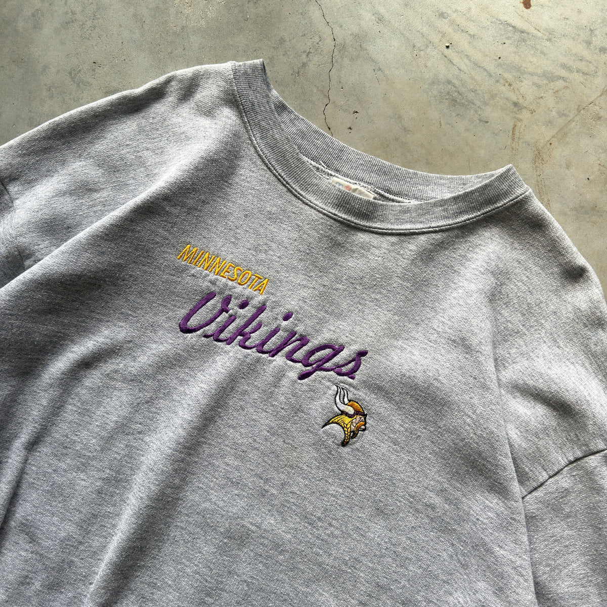 90's Minnesota Vikings Embroidered Script Crewneck (XL)