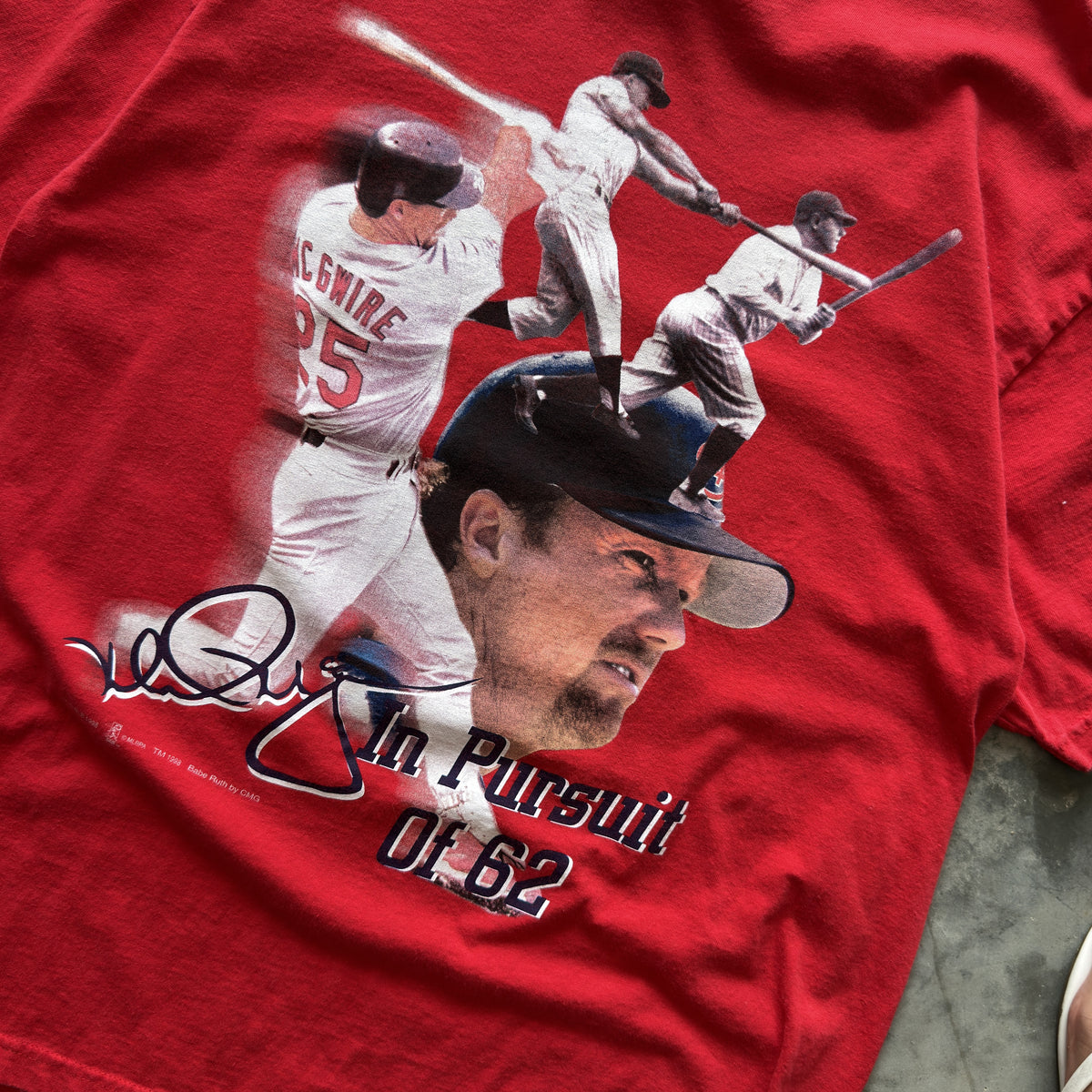 90's St. Louis Cardinals Mark McGwire In Pursuit of 62 T-Shirt (XL)