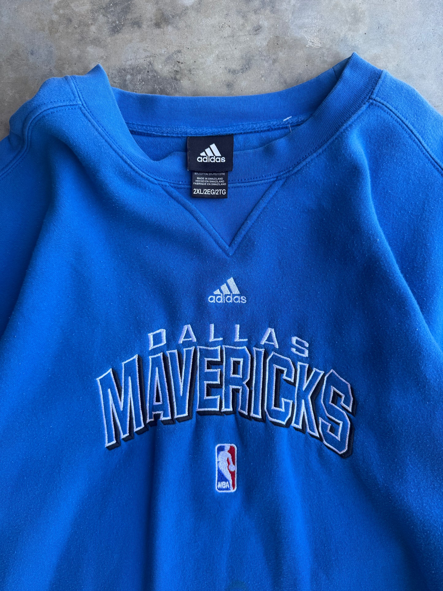 2000s Dallas Mavericks Embriodred Sweatshirt (XXL)