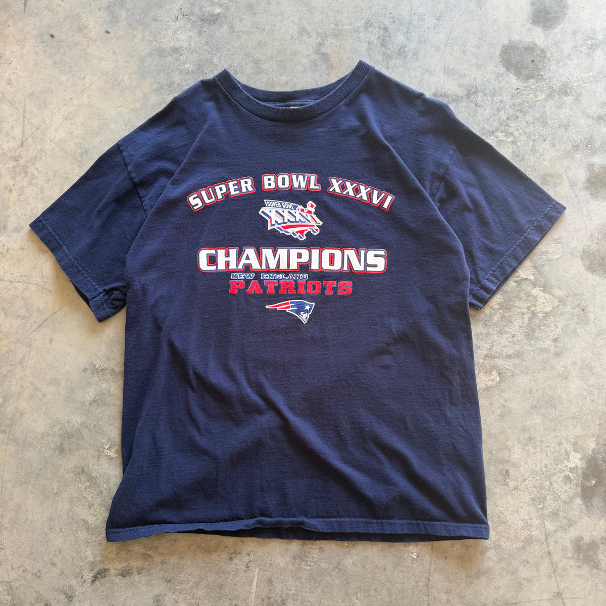 2002 New England Patriots Super Bowl XXXVI Champions T-Shirt (Large)