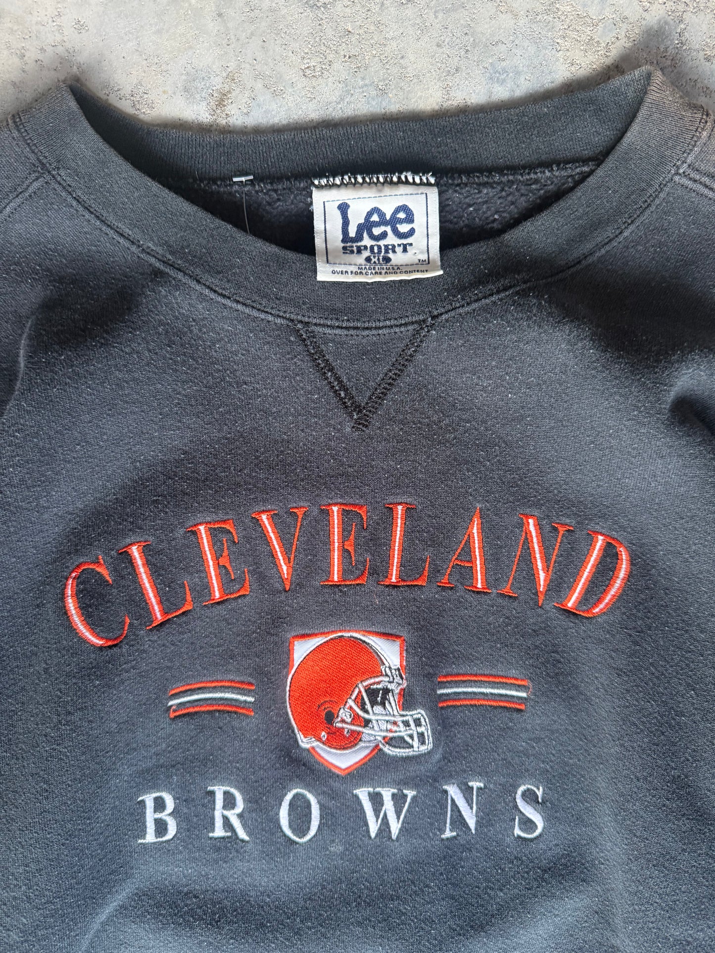 90s Cleveland Browns Embroidered Black NFL Sweatshirt (XL)