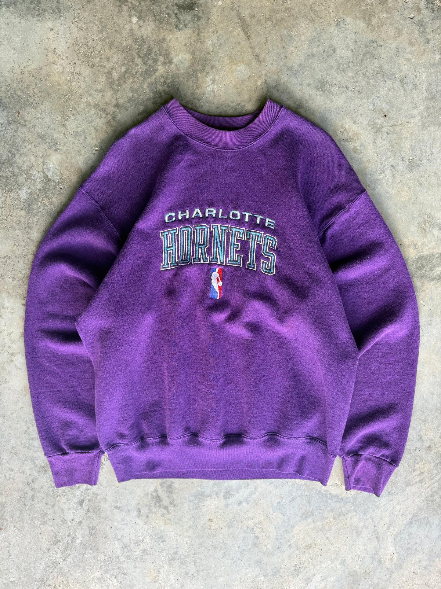 90s Charlotte Hornets Embroidered Purple Sweatshirt (XL)