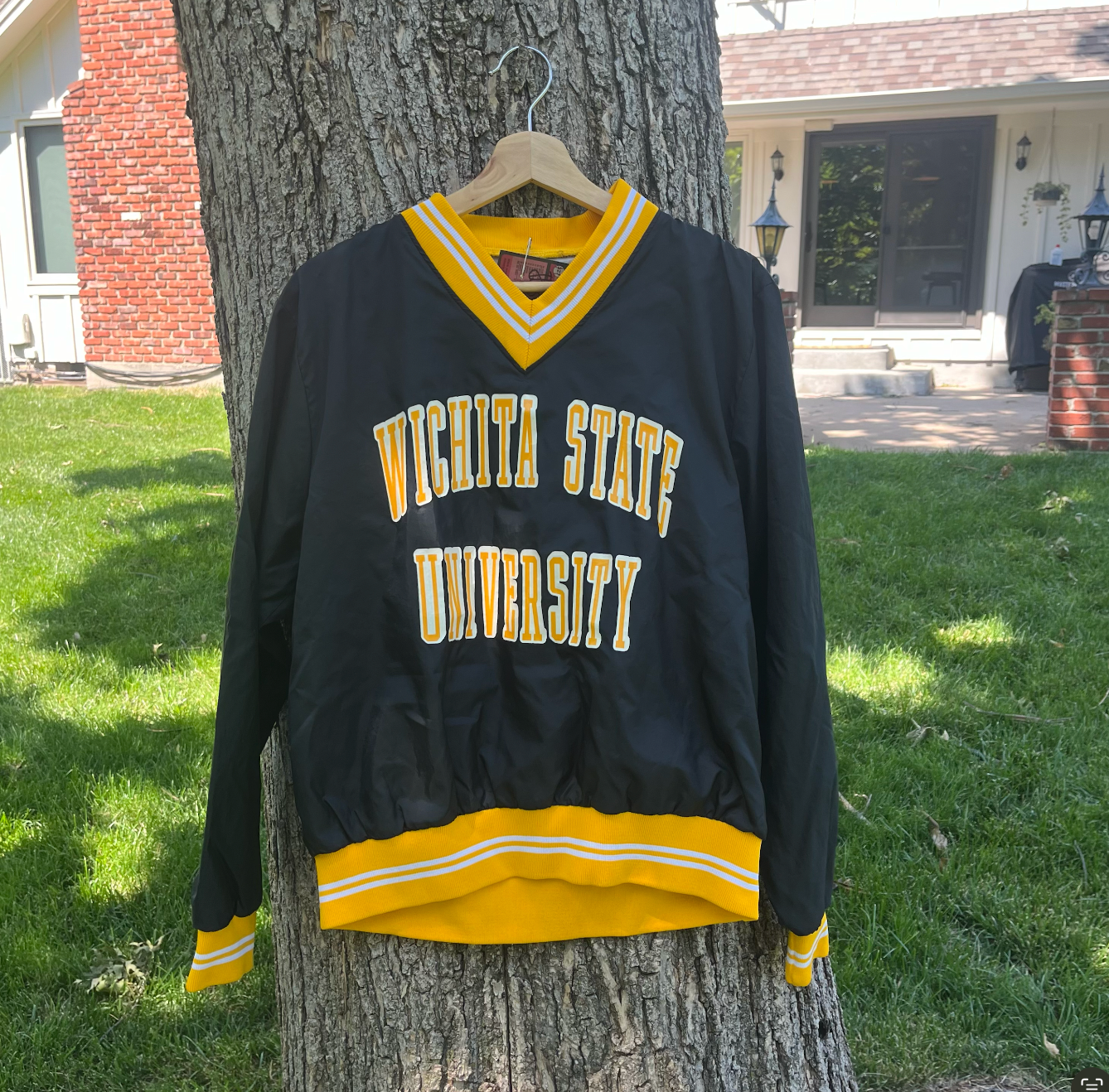 80's Wichita State Shockers Pullover (M)